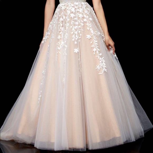 Gorgeous Sherri Hill Grad Dress - Picture 2 of 9